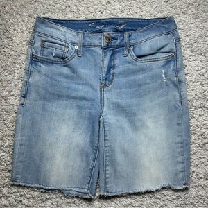 Seven7 Shorts Womens 4 Sunset Bermuda Light Wash Stretch Casual Raw Hem Frayed